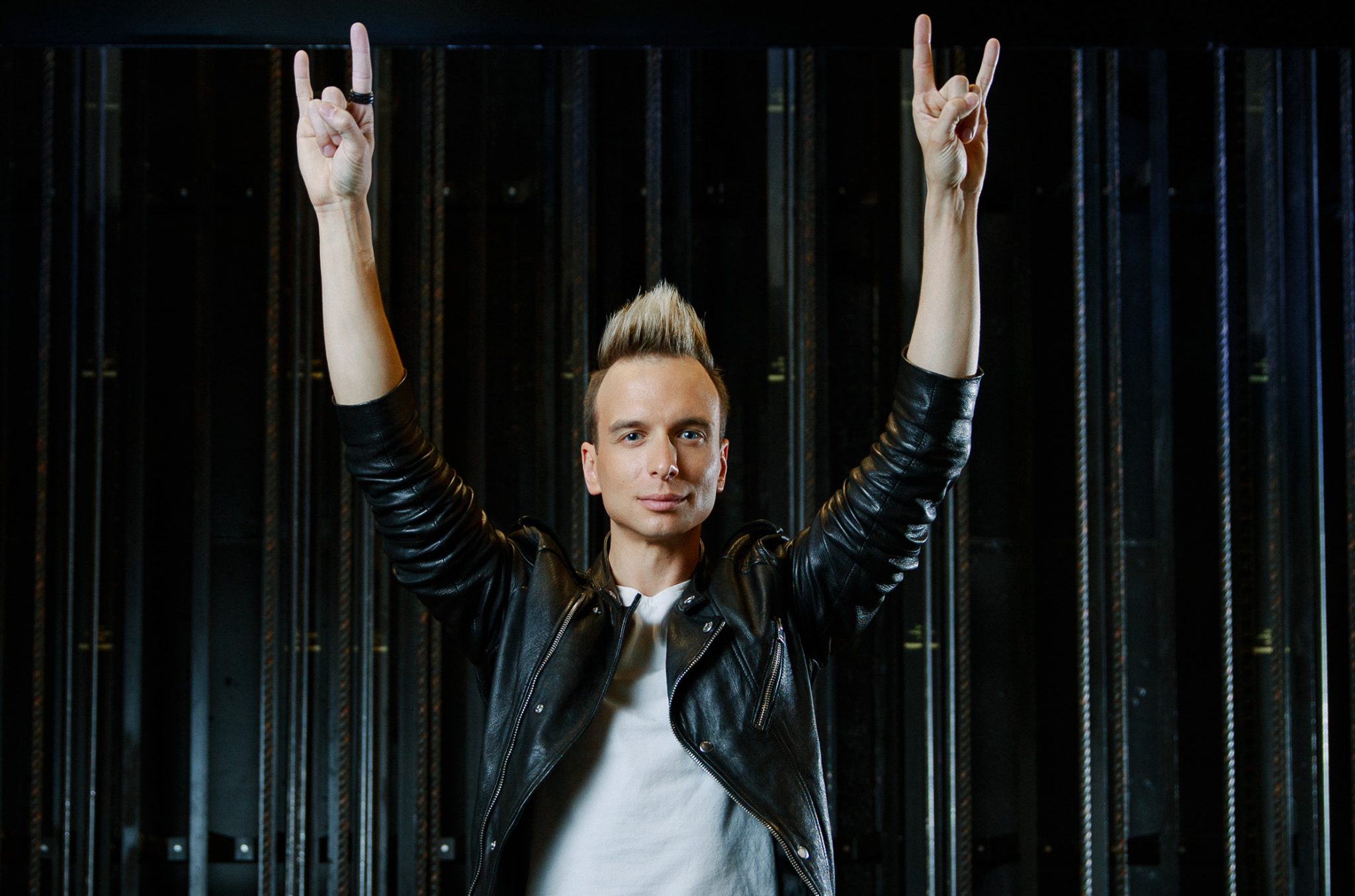 Magic Rocks Magician Superstar Magician Leon Etienne brings Magic Rocks! to Pompano Beach ...
