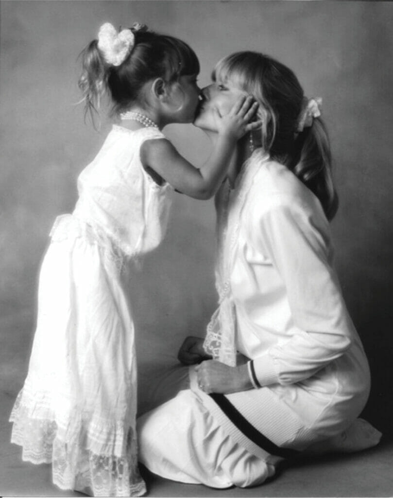 Chloe Kissing Olivia