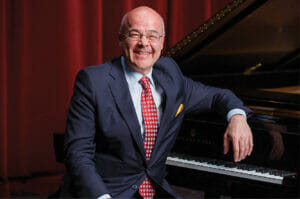 Read more about the article Acclaimed Pianist Alexander Toradze