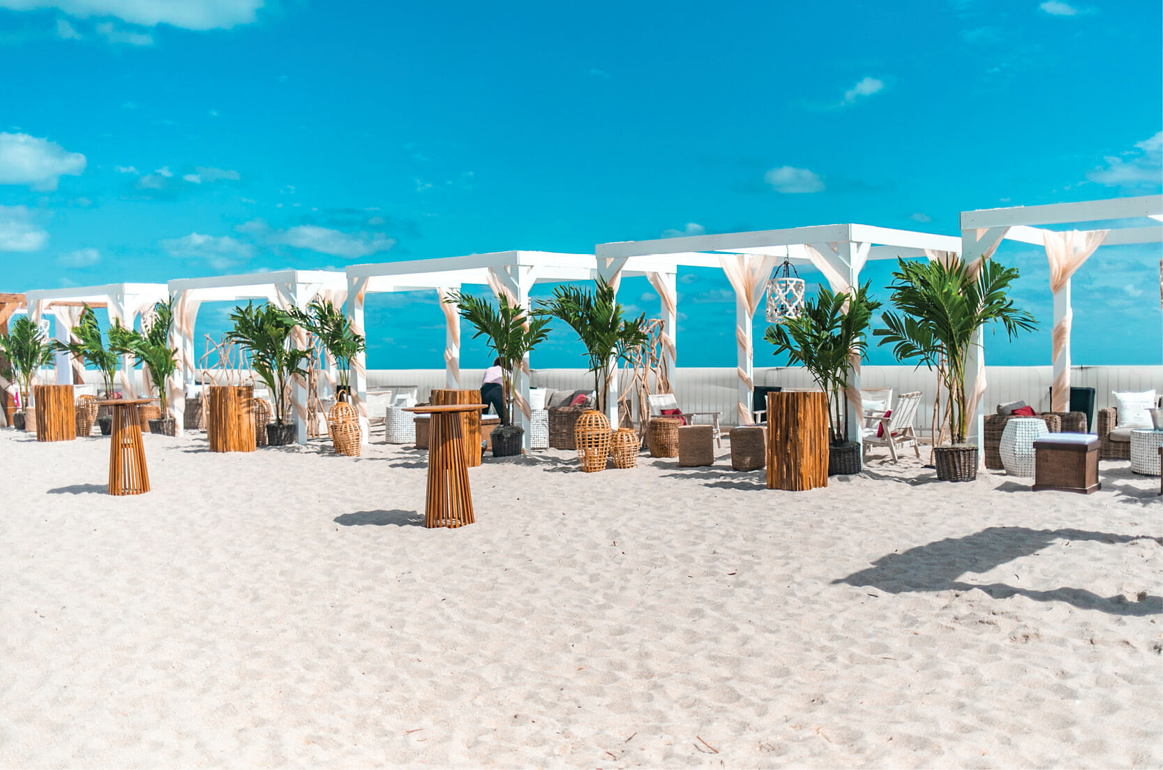 Read more about the article A Rosé Revival is coming to Fort Lauderdale Beach