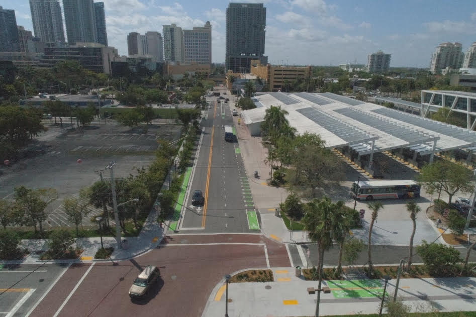 Read more about the article Local Officials, Business Owners, and Other Stakeholders Applaud the Completion of the Downtown Fort Lauderdale Mobility Hub