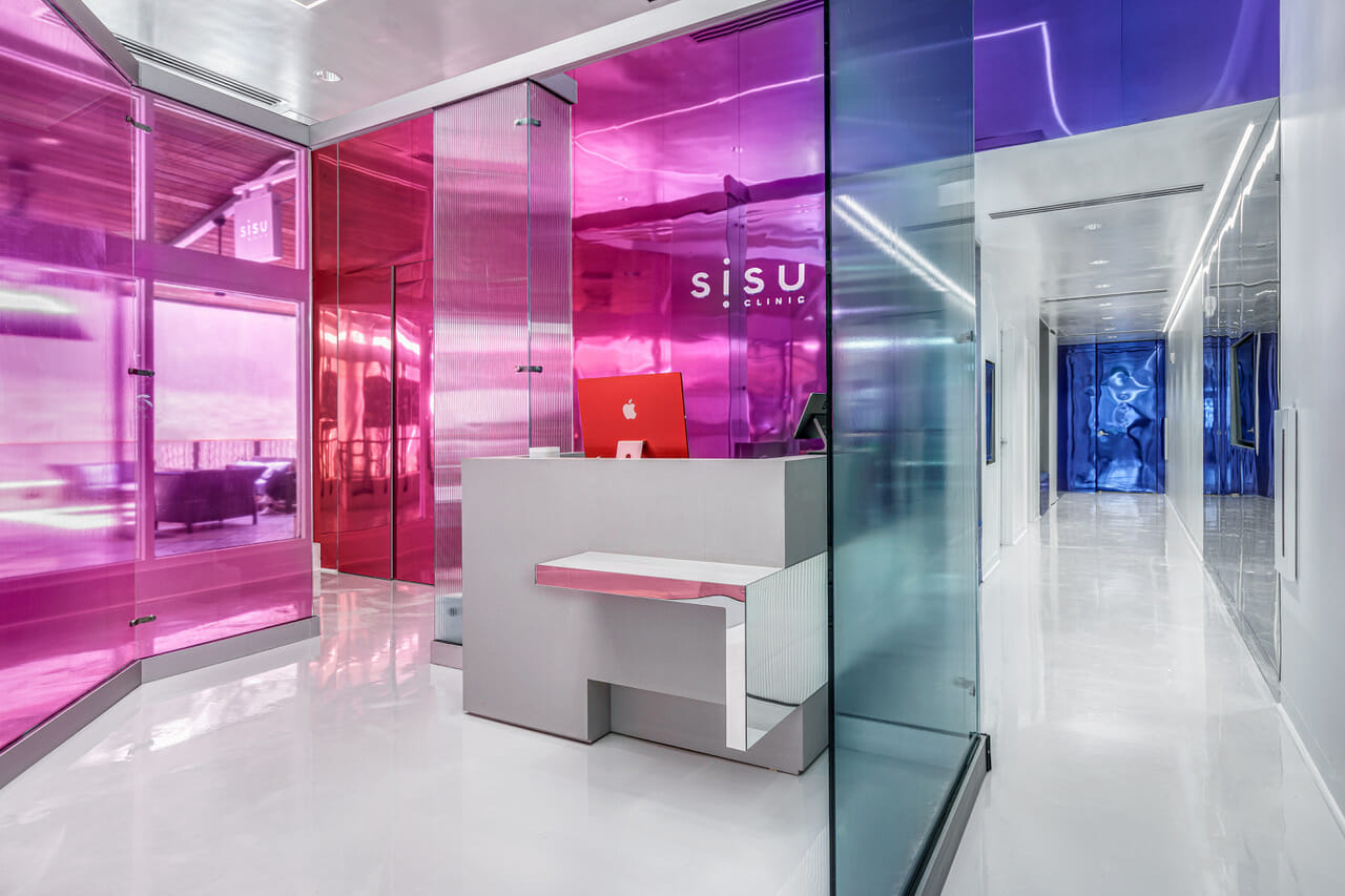 Read more about the article Beauty Party! Gays Glam It Up at the Grand Opening Celebration of Sisu Clinic at Brickell City Centre