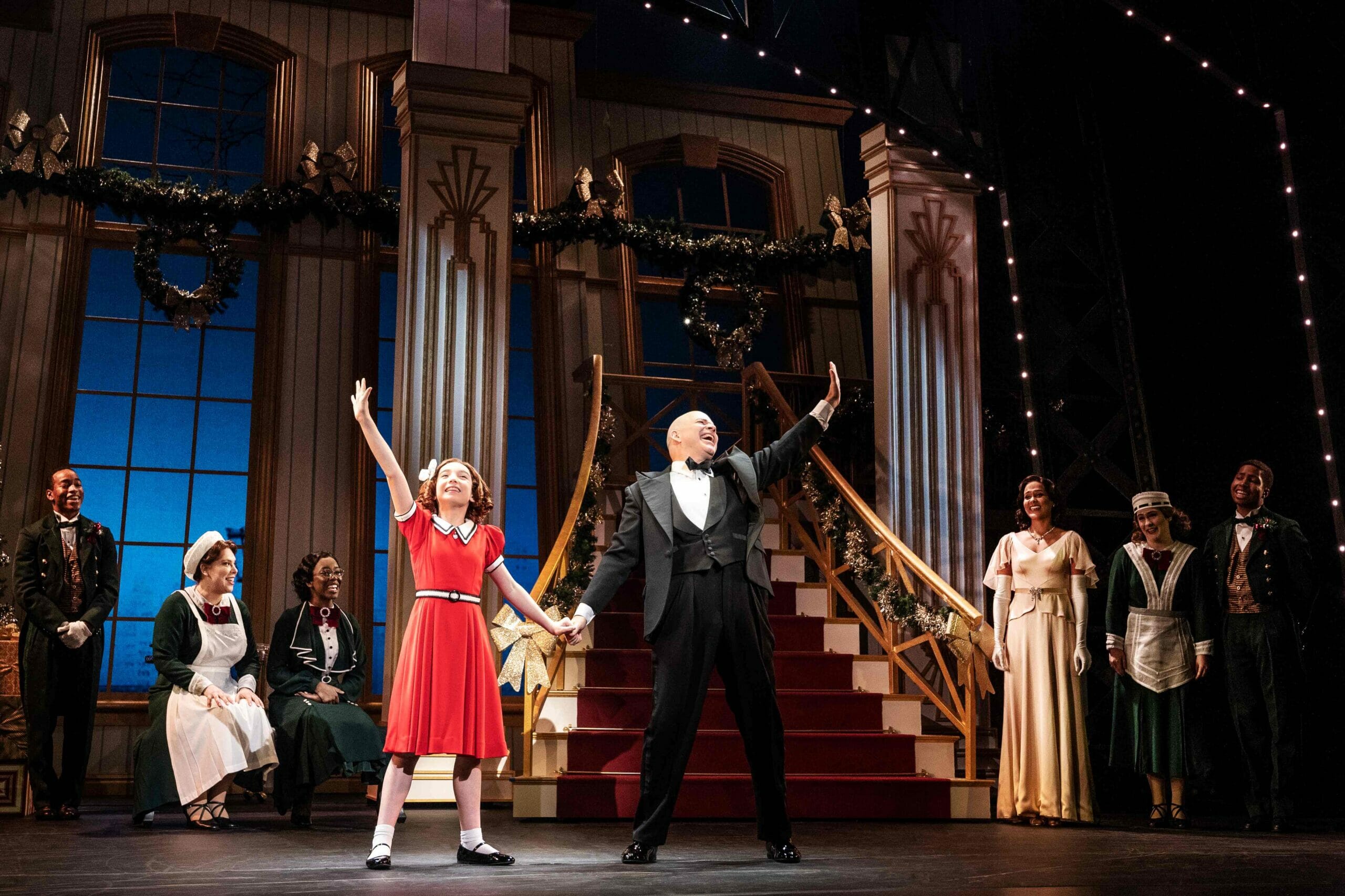 You are currently viewing “Annie” Returns to The Broward Center