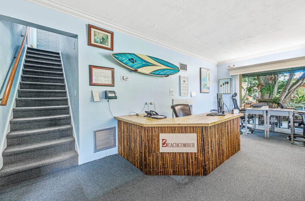 Beachchomber_front office Photo