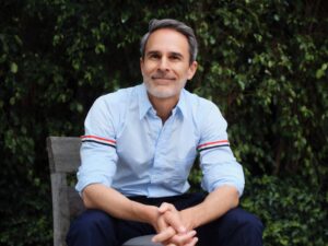 Read more about the article “An Evening(ish) with Gary Janetti” Live Tour Coming to the Amaturo Theater