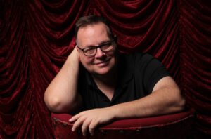 Read more about the article Inside the Perfectly Perfect World of Ronnie Larsen