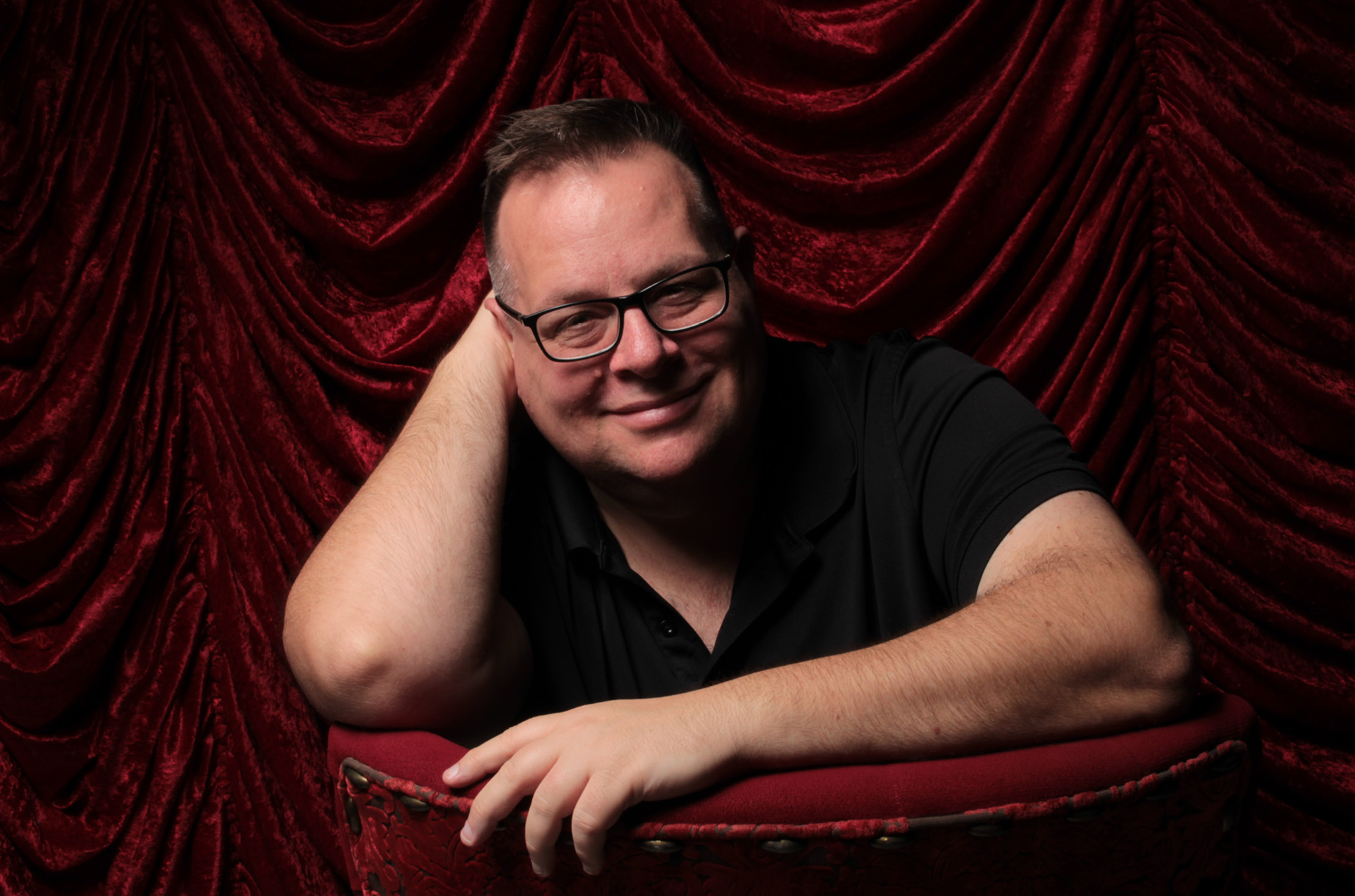 Read more about the article Inside the Perfectly Perfect World of Ronnie Larsen