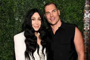 Read more about the article Cher Stuns as Surprise Guest at The Abbey’s Relaunch Party
