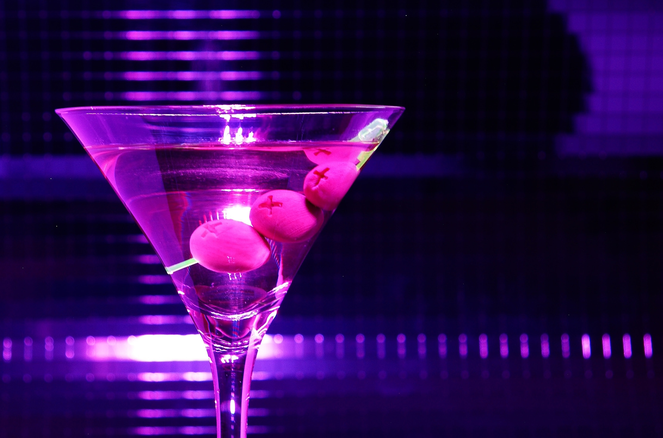 You are currently viewing Intoxicated Love: The Effects of Drinking in the Gay Community