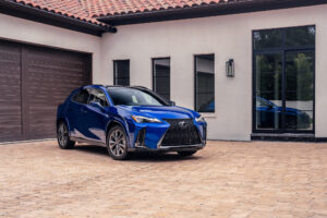 Read more about the article 2026 LEXUS UX 300h