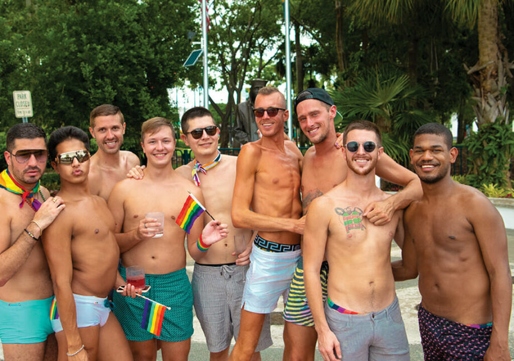 FLoatarama _ Group of guys