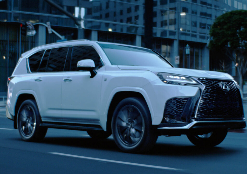 Lexus-LX600 _ Photo