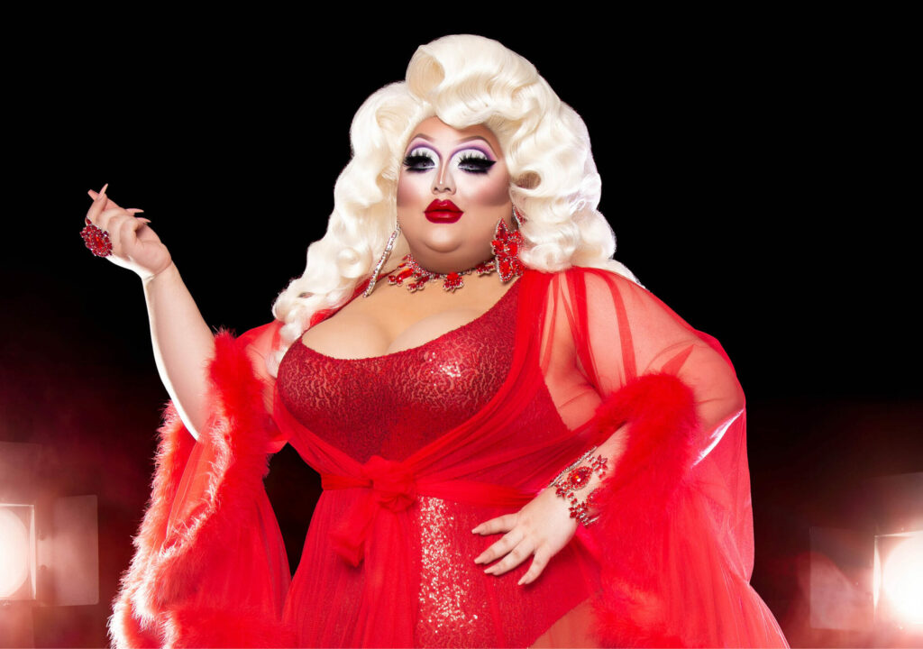 Misstress Isabella in red dress