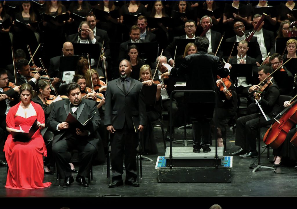 SFSO _ Messiah _ Photo of symphony on stage