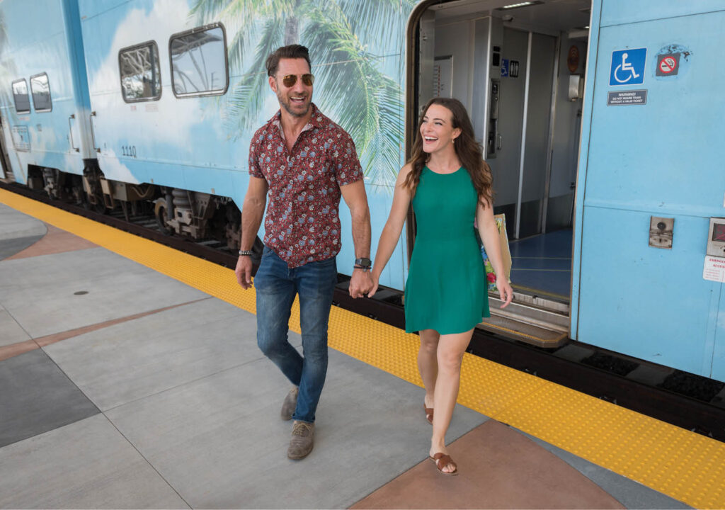 TriRail _ A Couple geting off the train