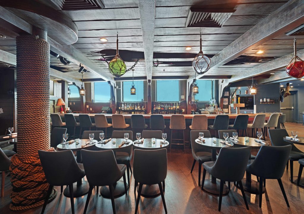 the wreck bar
